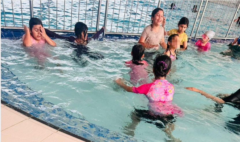 افتتاح دورة سباحة لذوي الهمم العالية في المركز الجماهيري رهط